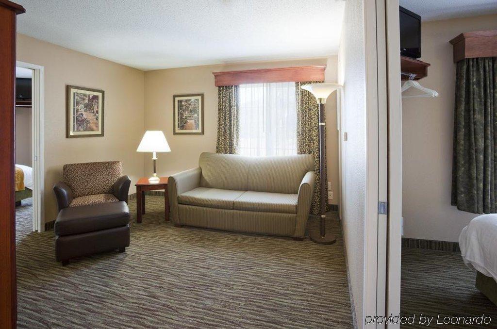 Grandstay Residential Suites Hotel - О Клер Екстериор снимка