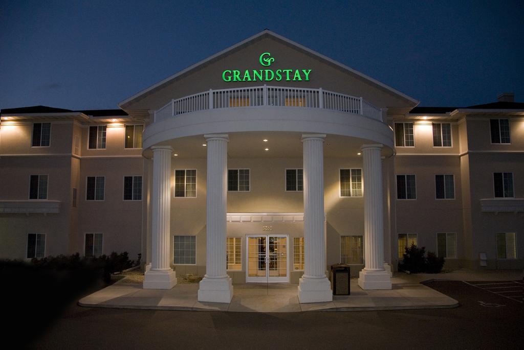 Grandstay Residential Suites Hotel - О Клер Екстериор снимка