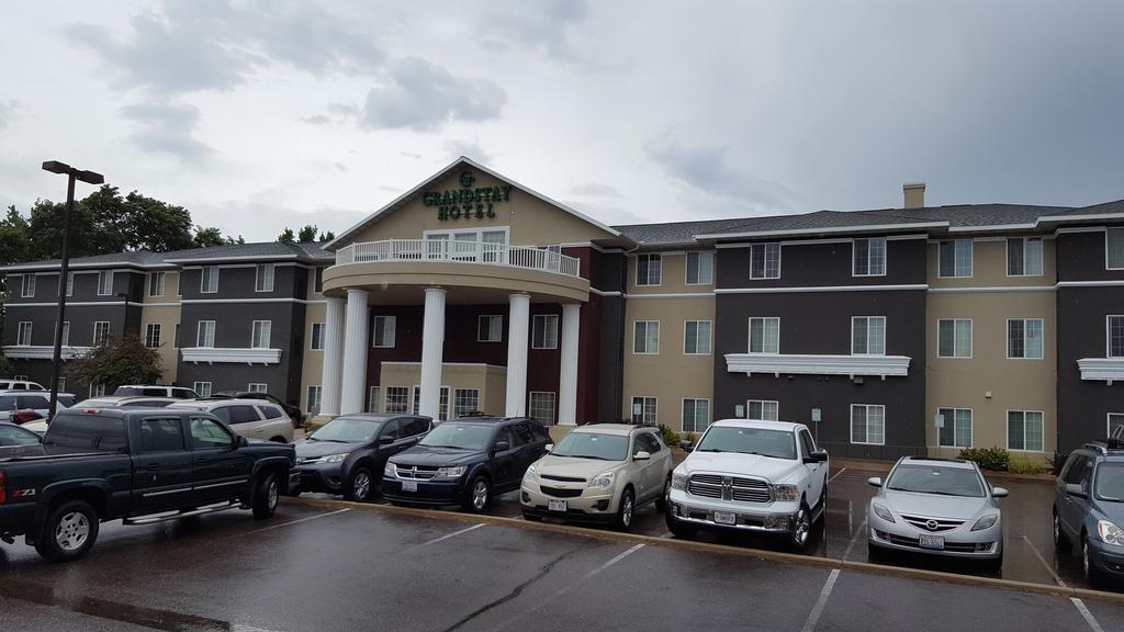 Grandstay Residential Suites Hotel - О Клер Екстериор снимка