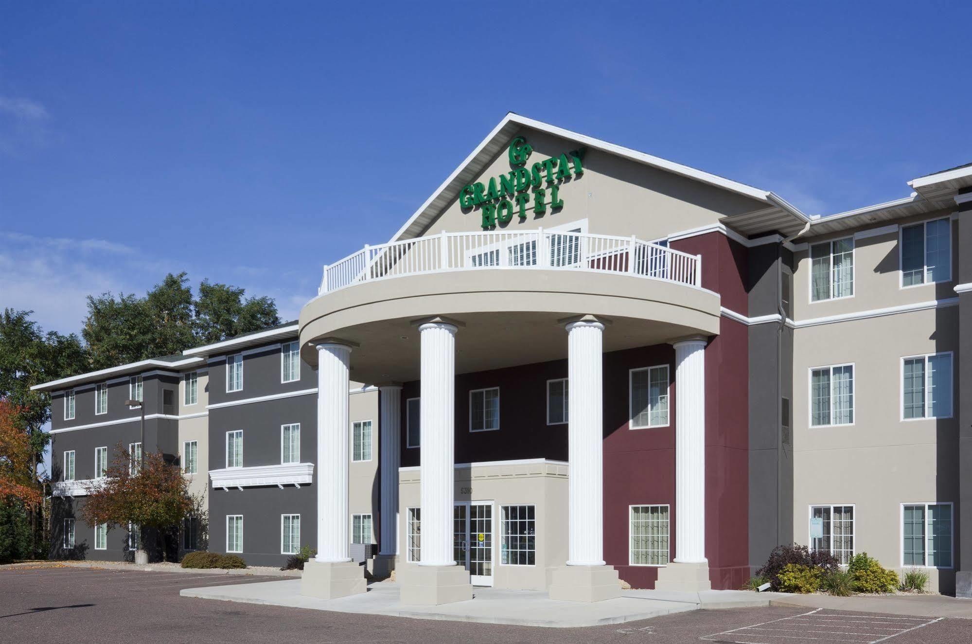Grandstay Residential Suites Hotel - О Клер Екстериор снимка