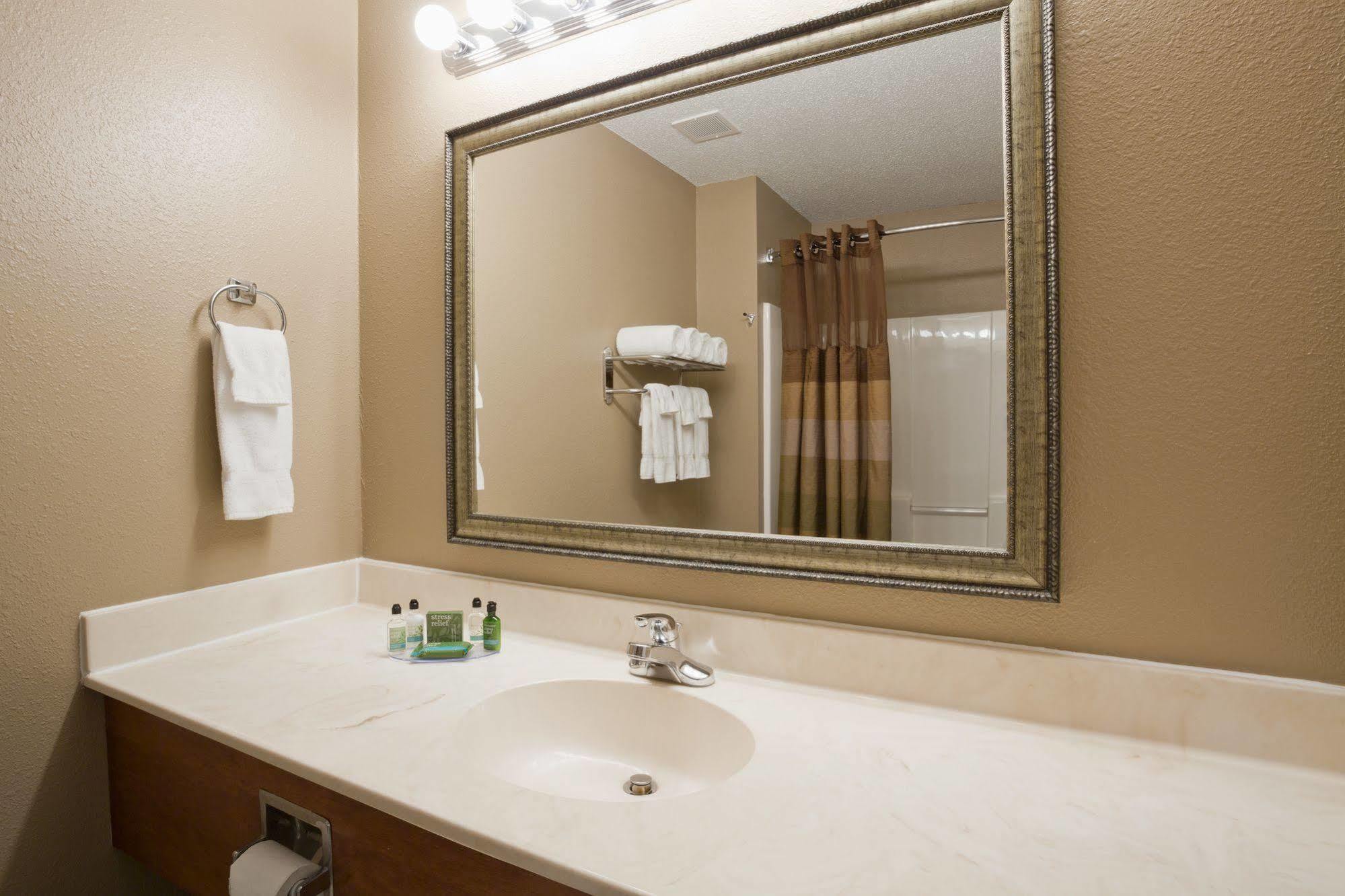Grandstay Residential Suites Hotel - О Клер Екстериор снимка